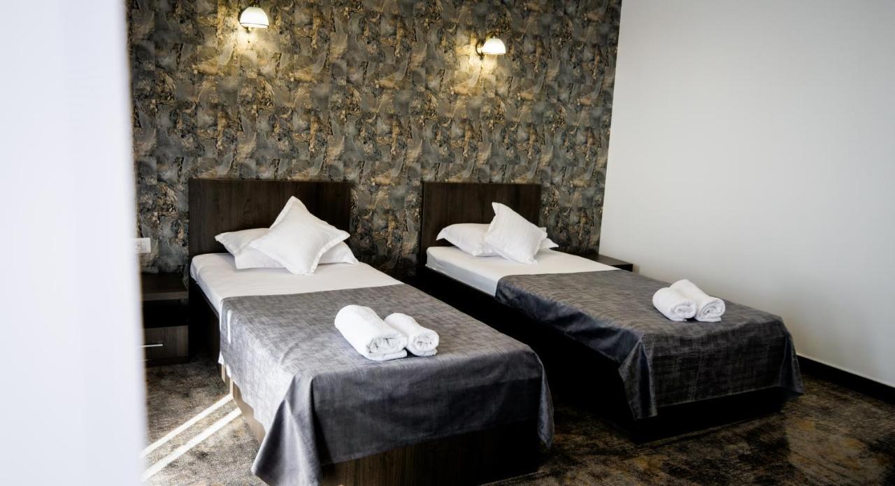 Târgu Jiu Motel Infinit מראה חיצוני תמונה