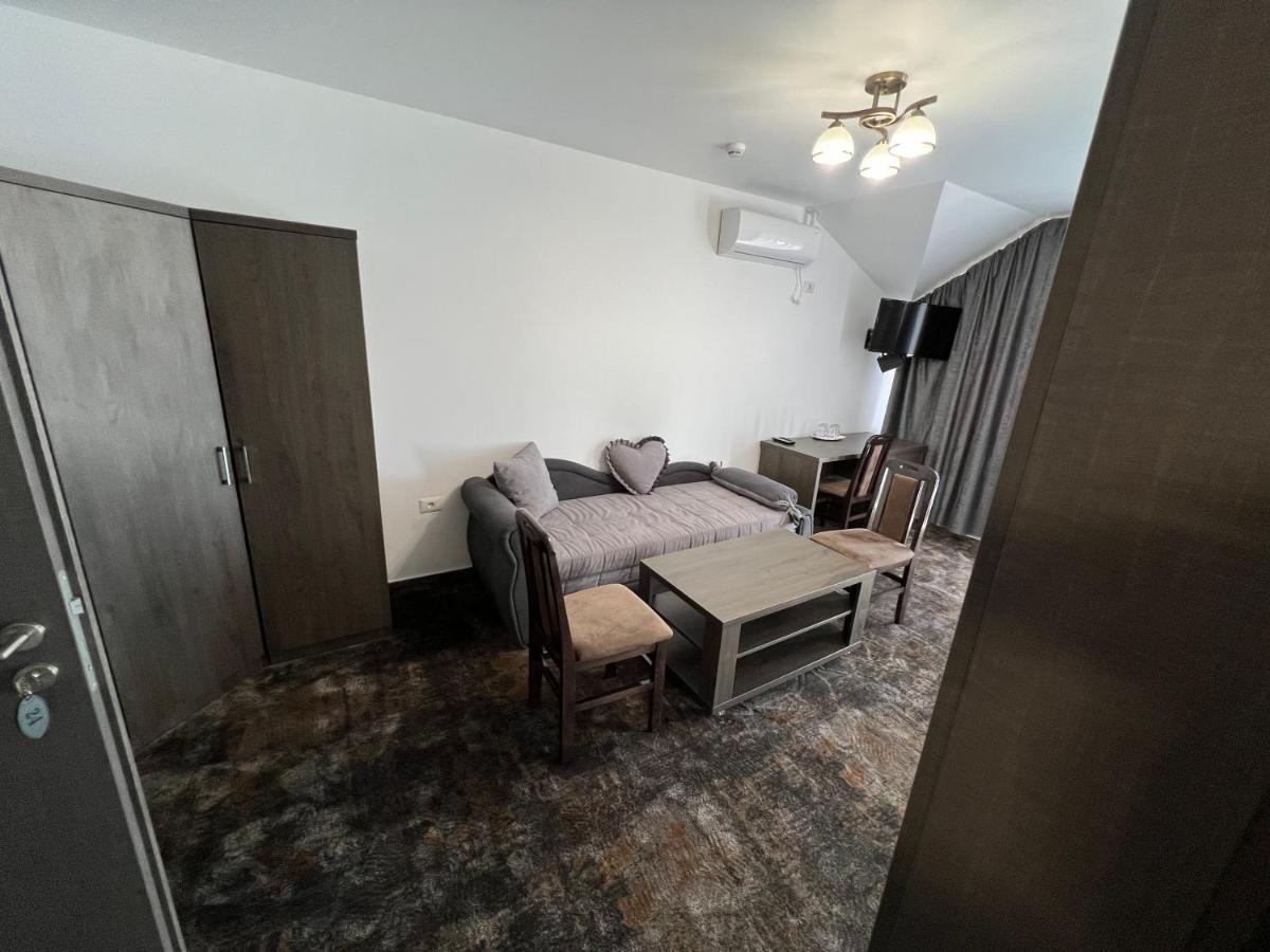 Târgu Jiu Motel Infinit מראה חיצוני תמונה