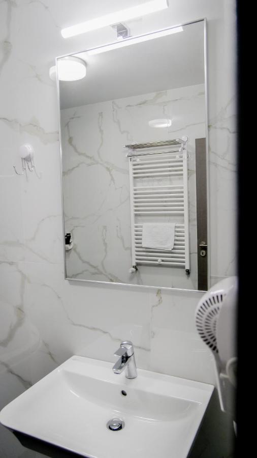 Târgu Jiu Motel Infinit מראה חיצוני תמונה