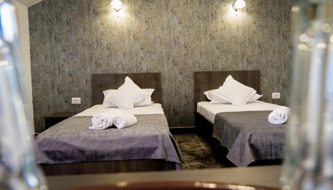 Târgu Jiu Motel Infinit מראה חיצוני תמונה