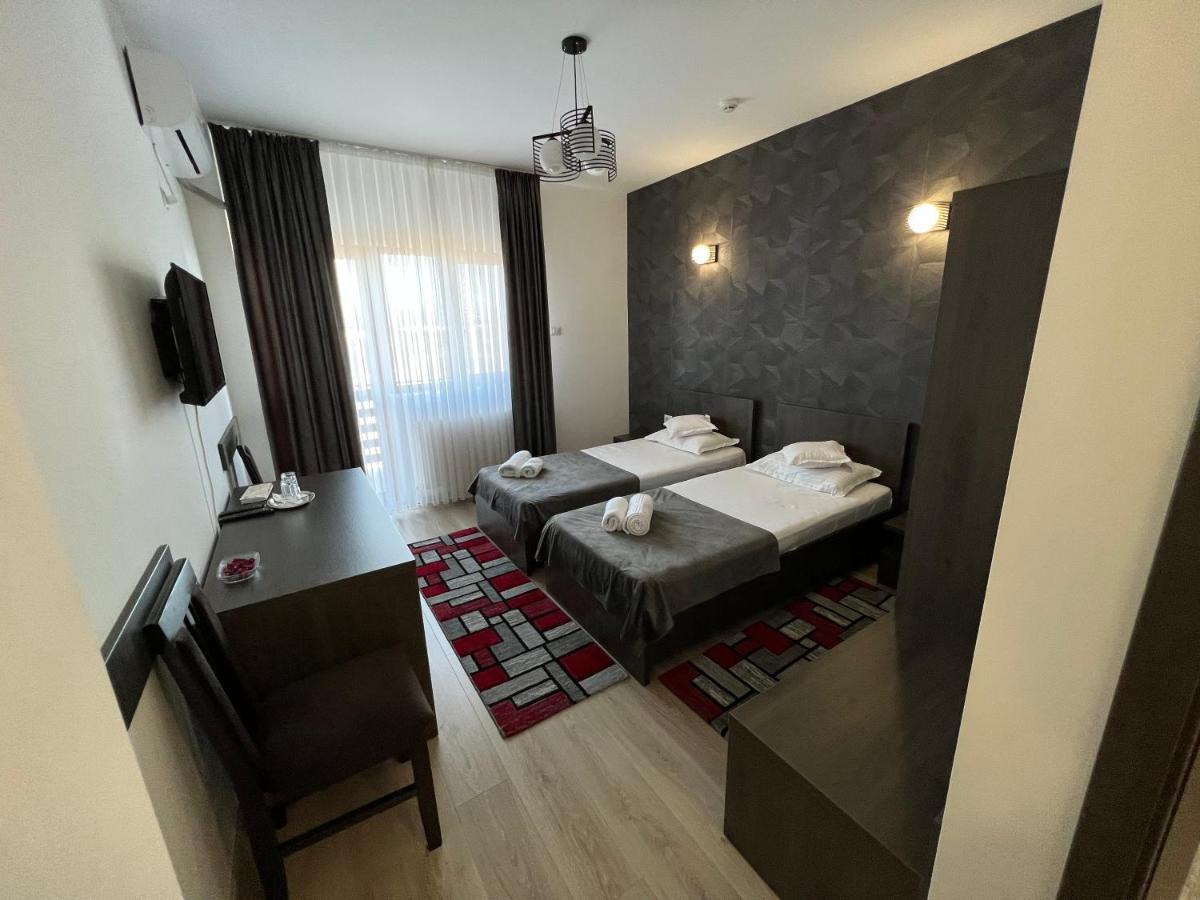 Târgu Jiu Motel Infinit מראה חיצוני תמונה