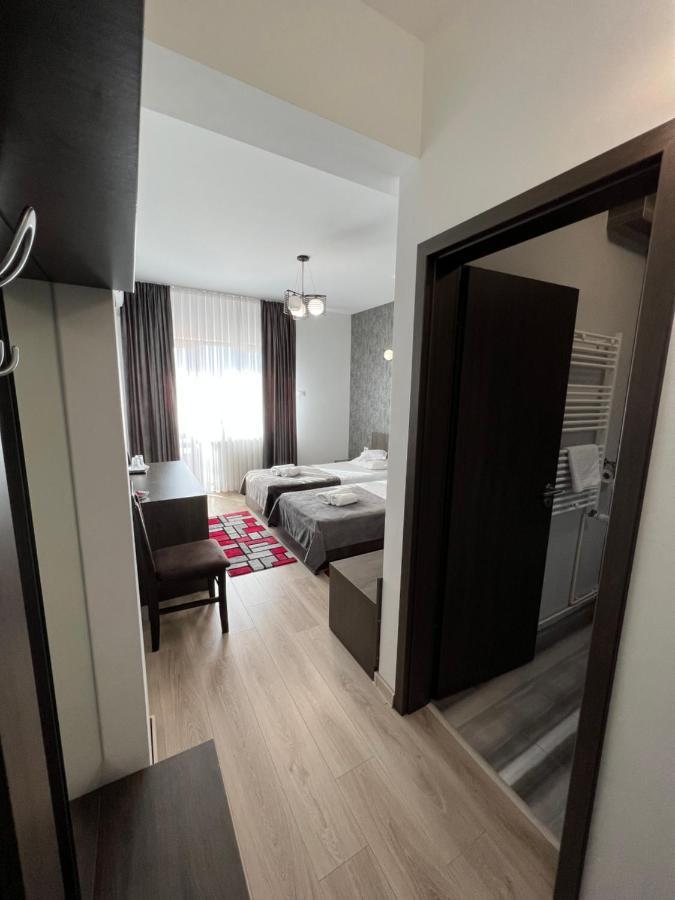 Târgu Jiu Motel Infinit מראה חיצוני תמונה