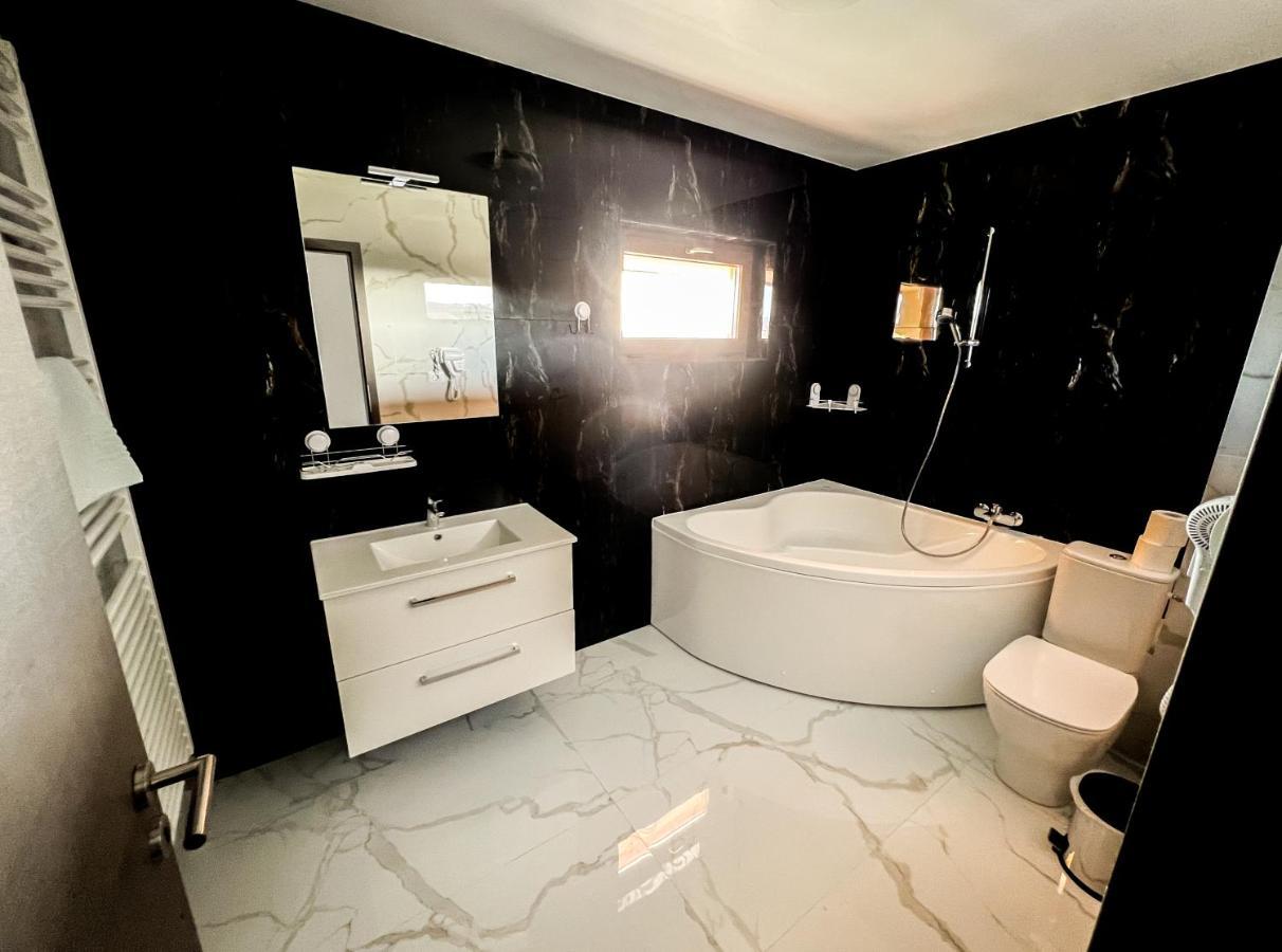 Târgu Jiu Motel Infinit מראה חיצוני תמונה