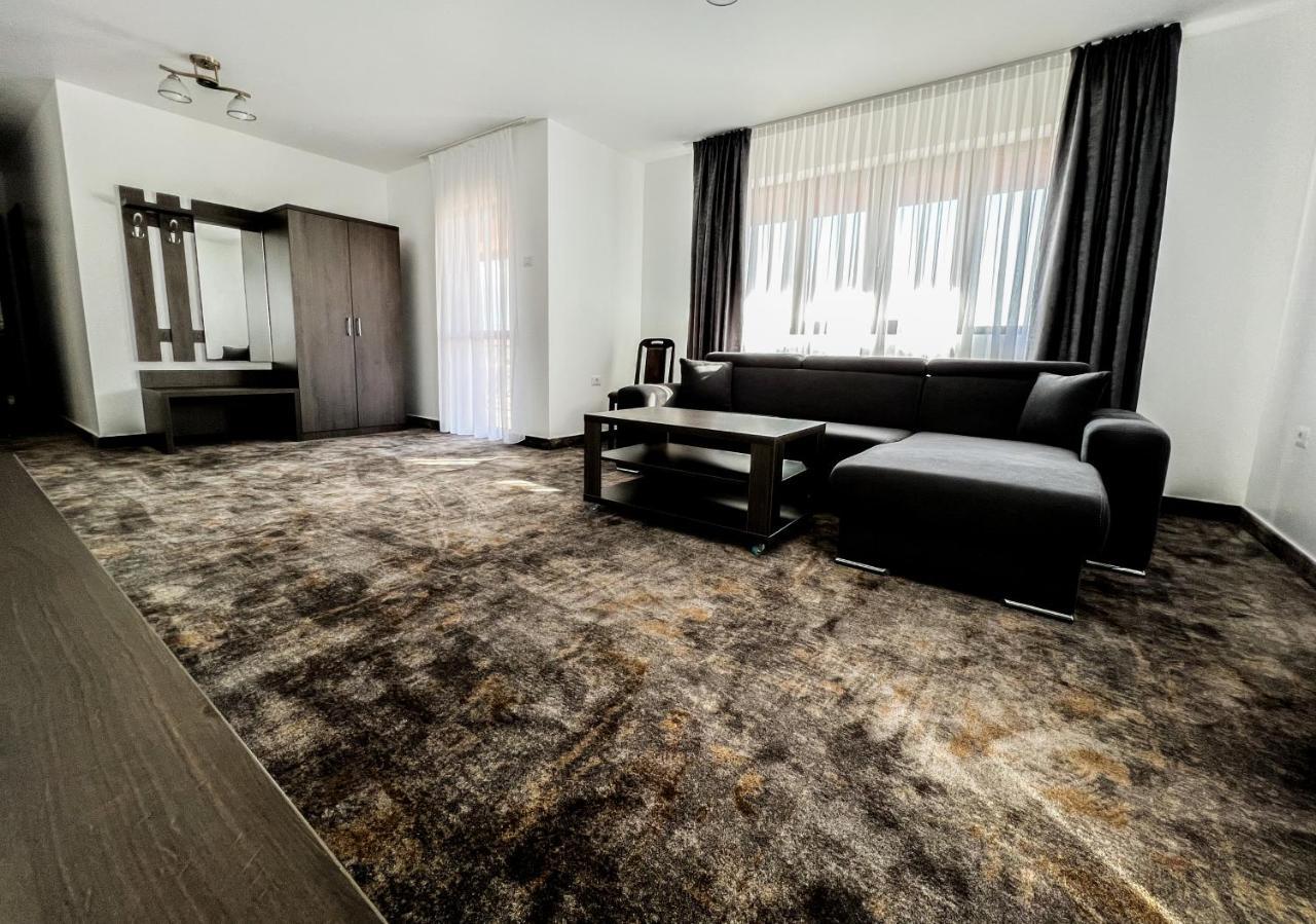 Târgu Jiu Motel Infinit מראה חיצוני תמונה